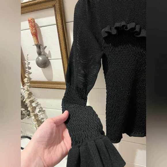 📍 RD STYLE black stretchy ruffled sweater size M⚠️ - Picture 2 of 8